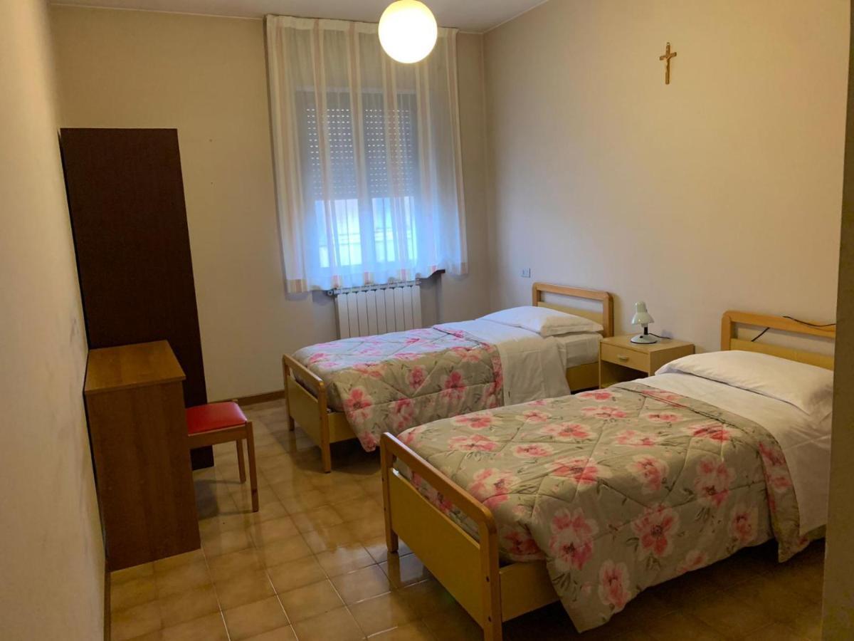 ヴァルドラゴーネ Stabat Mater Casa Di Preghiera Bed & Breakfast エクステリア 写真