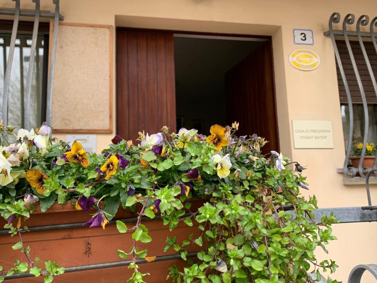 ヴァルドラゴーネ Stabat Mater Casa Di Preghiera Bed & Breakfast エクステリア 写真